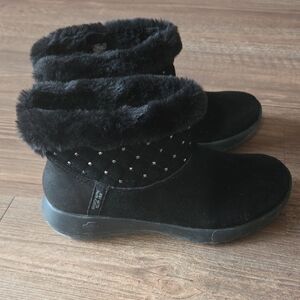 Skechers Black Faux-Fur Quilted Ankle Boots
